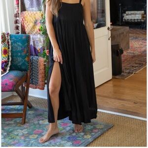 NATURAL LIFE Black Maxi Dress